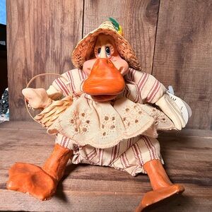 VTG Russ Berrie & Co. The Country Folks "DARLA" Duck: Fabric, Straw & Resin